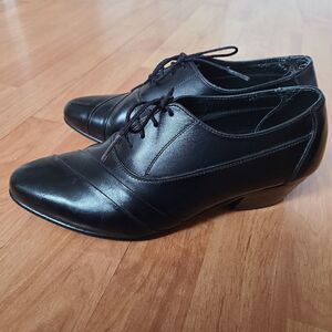Basini Black Leather Oxford Shoes with Cuban Heel – Size 7.5